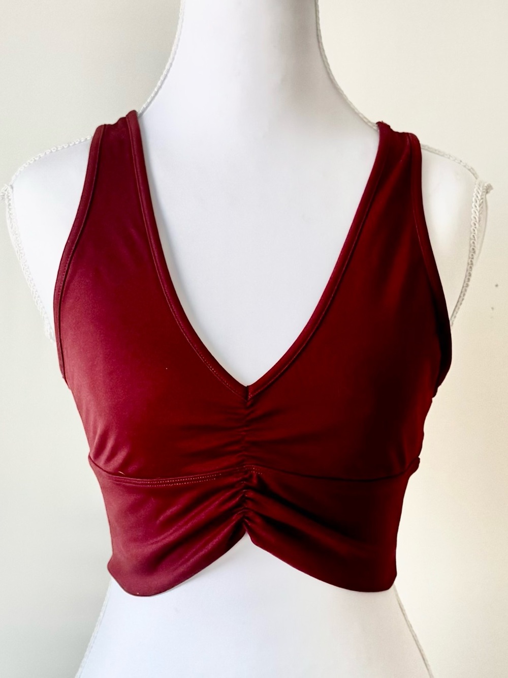 ALO Yoga Wild Thing Burgundy Deep V Ruched Crop Top Sz S 🍷 - Picture 2 of 6